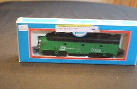 Model Power Ho Scale F3 Diesel Locomotive Burlington Northern #2828