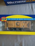 Scale Athearn 2 Bay Covered Hopper Chessie System ( B&o ) #631608. Fixed Price $25.00.