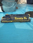 Mantua Blue Santa Fe GP-20 Diesel 5628 Runs Well Weathered Ho W/handrails Unlit. Fixed Price $21.44.