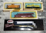 Atlas Classic #8356 GP-7 Locomotive W/ Bachman Train Cars #1067, #0962 Lot !. Fixed Price $99.99.