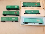 Ahm, Roundhouse & Bachman Lot Of 6 Penn Central Freight Cars Clean Complete. Fixed Price $26.10.