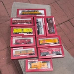 Mantua Union Pacific GP-20 Ho Gauge Diesel Locomotive 414-003 #487 And 9CARTS. Fixed Price $98.00.