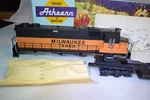 Athearn Milwaukee Road "dummy" Diesel Engines. Fixed Price $49.00.
