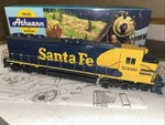 Athearn 4173 Ho Santa Fe War Bonnet SD45 Pwr Diesel Locomotive #5386 Instruction. Fixed Price $67.99.