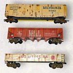 Vntg Lot Of 3 Weathered Gauge Freight Cars Reefer Gondola Hopper Bachmann Rtr. Fixed Price $29.77.