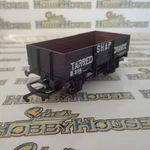 Hornby - HO/00 Scale 5 Plank Wagon 'shap Tarred Granite' Rolling Stock. Fixed Price $22.03.