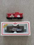 Car Set/lot Of CABOOSE(2X)/GRAFFITI Applied/canadian National/pacific/ho Scale. Fixed Price $24.49.